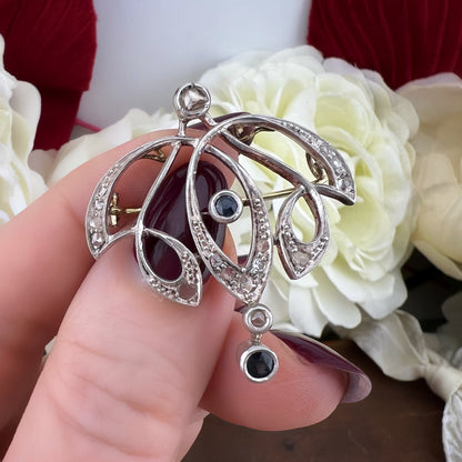 Pendente/spilla Art Nouveau in oro, argento, zaffiri, diamanti