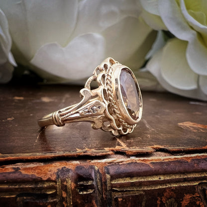 Anello vintage cocktail con citrino caldo e luminoso – Inghilterra, anni ’70