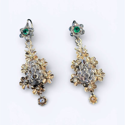 Orecchini in oro, diamanti, perline e paste vitree 1790-1830