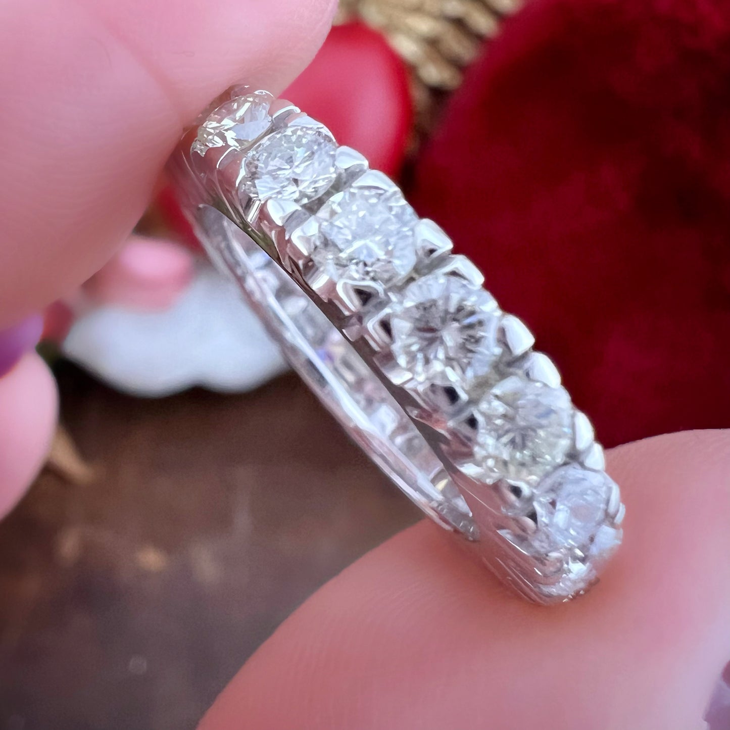 Anello Eternity vintage in oro bianco 18k con diamanti naturali – circa 2.40 ct - certificato