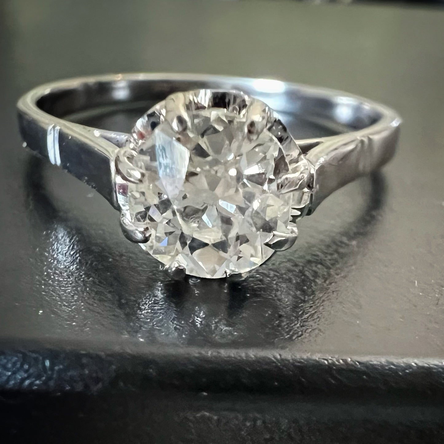 Anello solitario vintage in oro bianco 18k e diamante Old Mine 0.82 ct – Italia, anni 1930–40