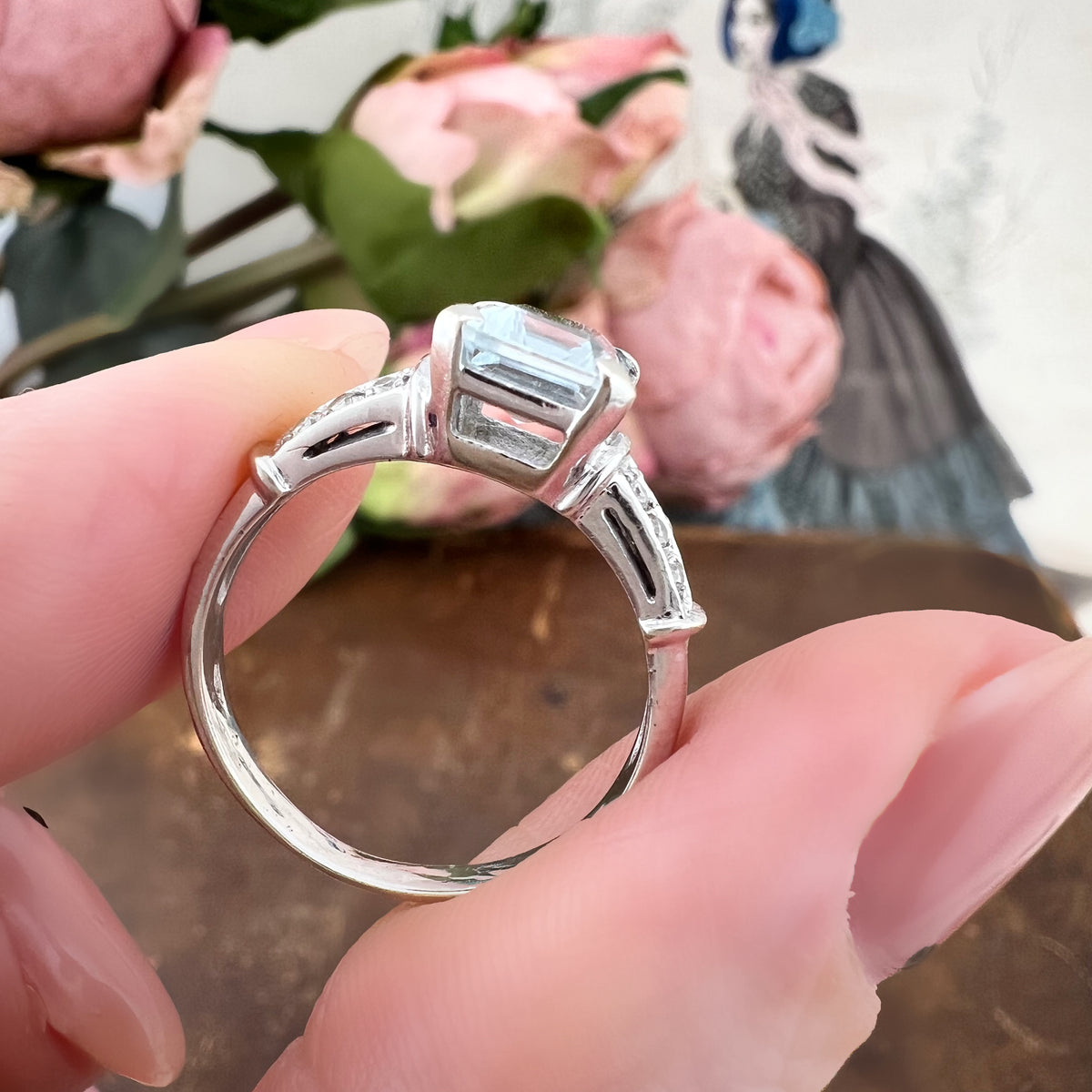 Anello vintage in oro bianco 18k con acquamarina e diamanti