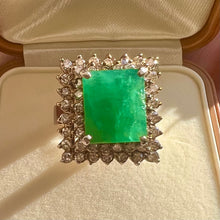 Carica l&#39;immagine nel visualizzatore di Gallery, Anello con smeraldo e doppio bordo di diamanti
