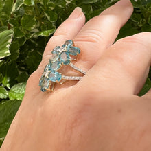 Carica l&#39;immagine nel visualizzatore di Gallery, Anello con doppia margherita di topazi e diamanti
