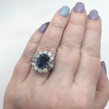Carica l&#39;immagine nel visualizzatore di Gallery, Spettacolare anello ballerina con zaffiro e diamanti
