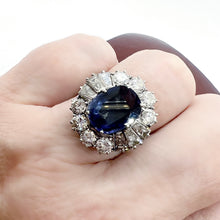 Carica l&#39;immagine nel visualizzatore di Gallery, Spettacolare anello ballerina con zaffiro e diamanti
