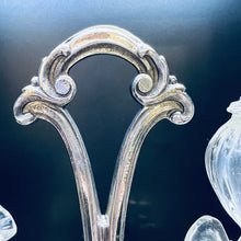 Carica l&#39;immagine nel visualizzatore di Gallery, Oliera italiana in argento a due ampolle
