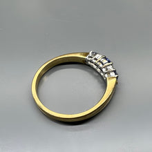 Carica l&#39;immagine nel visualizzatore di Gallery, Anello a veretta con zaffiri e diamanti
