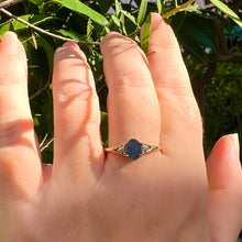 Carica l&#39;immagine nel visualizzatore di Gallery, Anello con opale e diamanti
