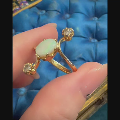 Anello ramo fiorito con opale d’archivio e diamanti antichi – creazione in oro 18 kt - pezzo unico