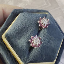 Carica e avvia il video nel visualizzatore di galleria, Orecchini a margherita con rubini e diamanti
