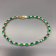 Carica l&#39;immagine nel visualizzatore di Gallery, Bracciale vintage inglese con smeraldi alternati a diamanti
