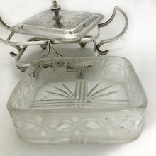 Carica l&#39;immagine nel visualizzatore di Gallery, Porta sardine vittoriano con cristallo molato originale
