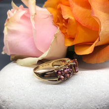 Carica l&#39;immagine nel visualizzatore di Gallery, Anello vintage inglese in oro giallo e tormalina rosa
