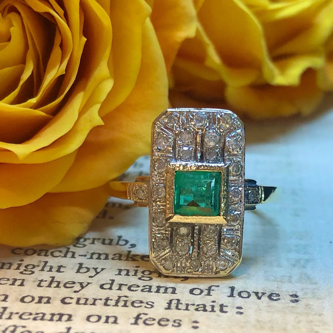 Anello Art Decò in oro, smeraldo e diamanti