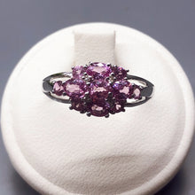 Carica l&#39;immagine nel visualizzatore di Gallery, Anello vintage inglese in oro bianco, diamanti e zaffiri rosa
