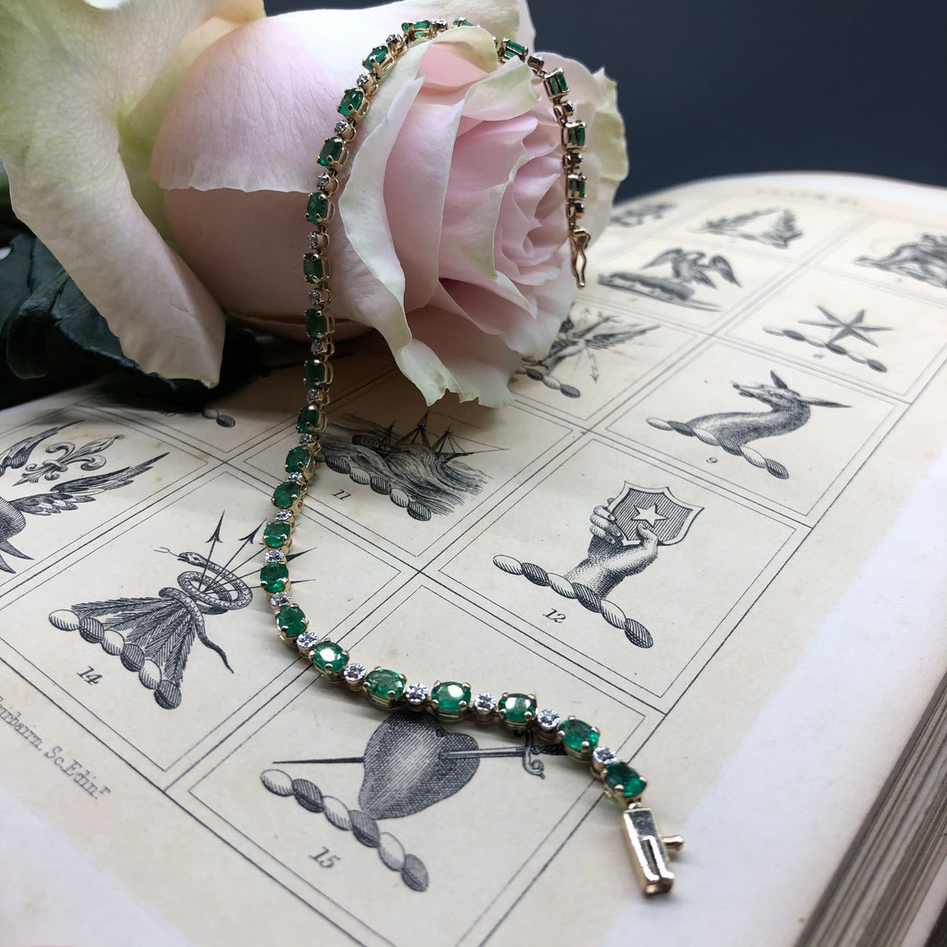 Bracciale vintage inglese con smeraldi alternati a diamanti