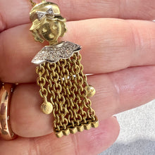 Carica l&#39;immagine nel visualizzatore di Gallery, Ciondolo Pomellato bambolina in oro 18 carati a catenelle mobili con diamanti
