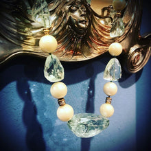 Carica l&#39;immagine nel visualizzatore di Gallery, Lunghissima collana con acquamarina, perle, oro 18
