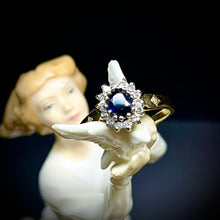 Carica l&#39;immagine nel visualizzatore di Gallery, Anello vintage a margherita con zaffiro e diamanti

