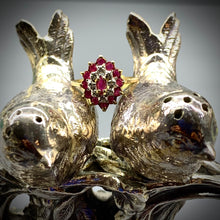 Carica l&#39;immagine nel visualizzatore di Gallery, Anello vintage in oro con rubini e diamanti
