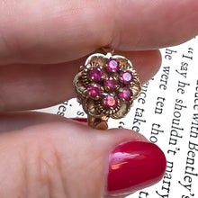Carica l&#39;immagine nel visualizzatore di Gallery, Anello vintage in oro 18 carati con rubini
