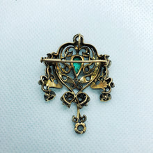 Carica l&#39;immagine nel visualizzatore di Gallery, Antica spilla-pendente in oro e argento con smeraldo a goccia e diamanti. Realizzata in Italia primi del ‘900
