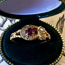 Carica l&#39;immagine nel visualizzatore di Gallery, Anello vintage ferro di cavallo in oro con rubino e diamanti
