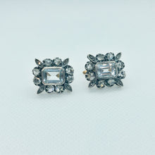 Carica l&#39;immagine nel visualizzatore di Gallery, Coppia di orecchini in oro bianco 18 carati, acquamarina e diamanti primi del 900
