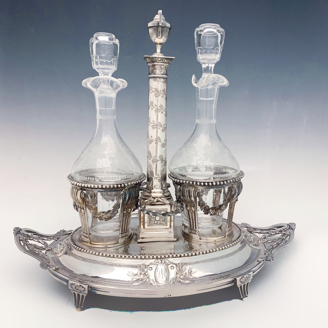 Spettacolare oliera neoclassica realizzata in argento dal famoso argentiere Pierre Germain detto “Il Romano”. Parigi 1783