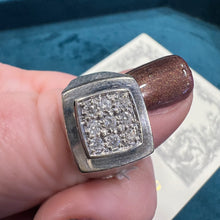 Carica l&#39;immagine nel visualizzatore di Gallery, Anello da uomo in oro bianco e brillanti
