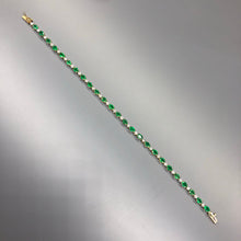Carica l&#39;immagine nel visualizzatore di Gallery, Bracciale vintage inglese con smeraldi alternati a diamanti
