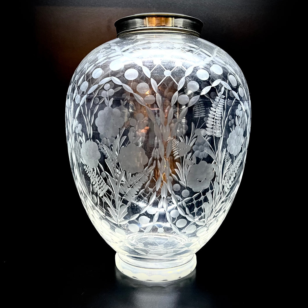 Grande vaso primi ‘900 in cristallo finemente molato a mano