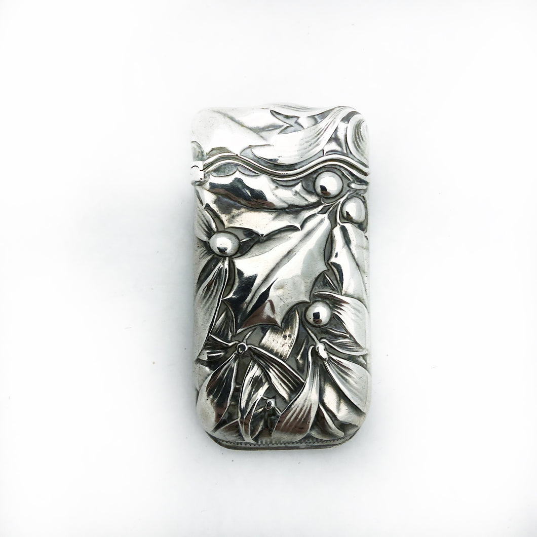 Antico porta fiammiferi in argento con raro decoro agrifoglio. Henry Whiting - USA fine ‘800.