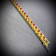 Carica l&#39;immagine nel visualizzatore di Gallery, Bracciale anni ‘60 in oro e rubini
