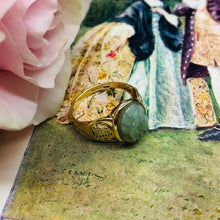 Carica l&#39;immagine nel visualizzatore di Gallery, Anello dal fascino orientale in oro 14 carati e giada
