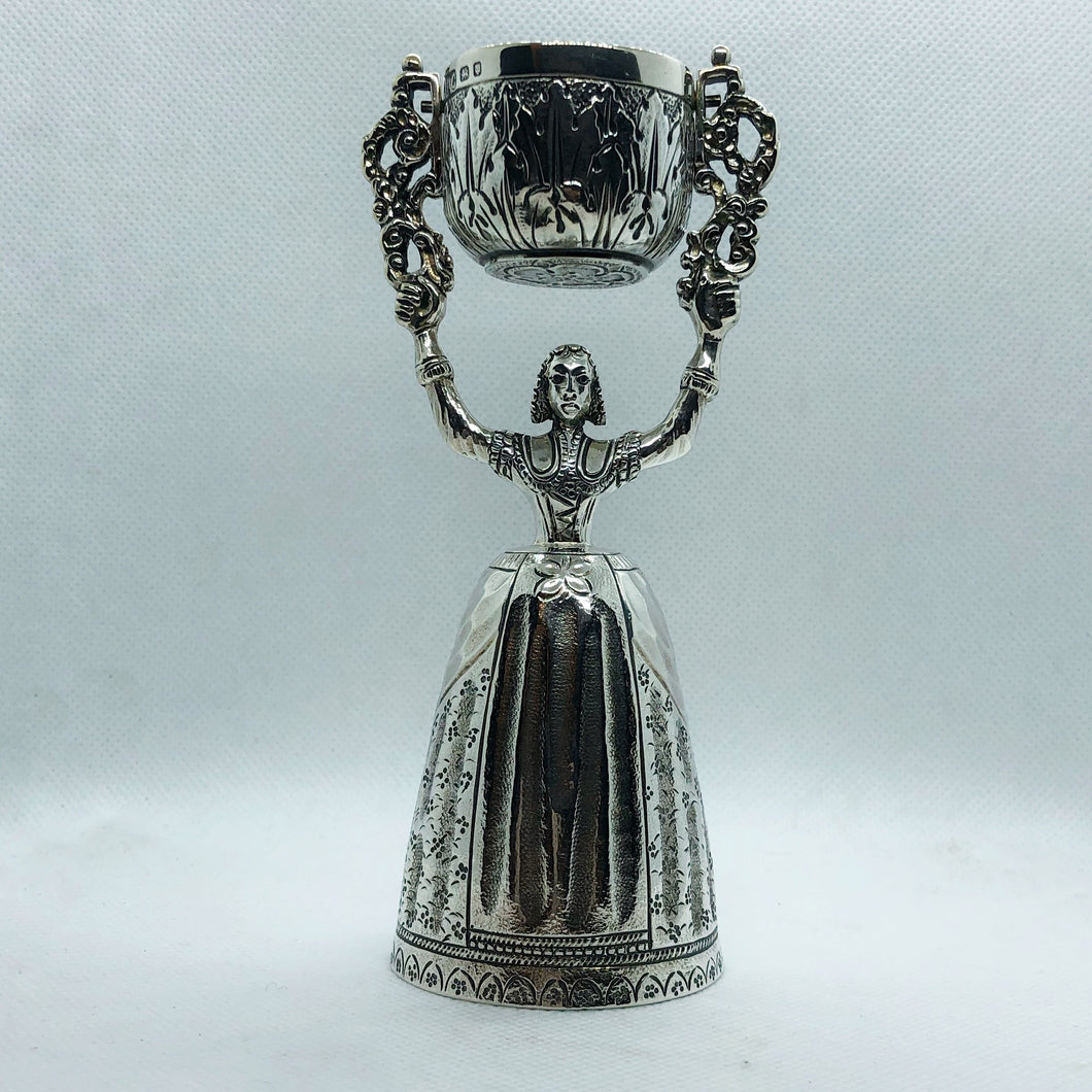 Coppa nuziale o Wedding Cup, ovvero coppa dell’amore in argento. Realizzata in Germania per Inghilterra del 1936