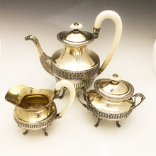 Carica l&#39;immagine nel visualizzatore di Gallery, Importante set da caffè in argento e avorio con lattiera e zuccheriera con coperchio. Italia fine ‘800

