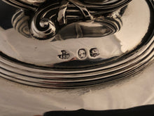 Carica l&#39;immagine nel visualizzatore di Gallery, Scalda vivande in argento con scaldino. John Samuel Hunt, Hunt &amp; Roskell, late Storr, Mortimer, Hunt  Londra 1849
