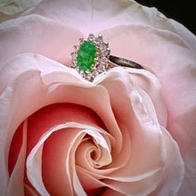 Carica l&#39;immagine nel visualizzatore di Gallery, Anello vintage con smeraldo e brillanti
