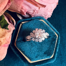 Carica l&#39;immagine nel visualizzatore di Gallery, Strabiliante anello anni ‘60 in oro bianco 18 carati e diamanti tot 1.20
