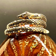 Carica l&#39;immagine nel visualizzatore di Gallery, Bracciale vintage a serpente in oro giallo 18 carati
