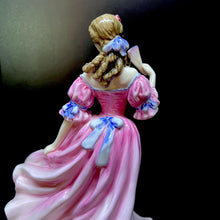 Carica l&#39;immagine nel visualizzatore di Gallery, Statuina in porcellana Royal Doulton
