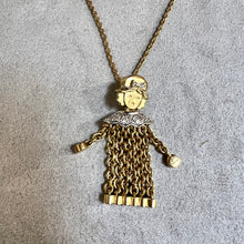 Carica l&#39;immagine nel visualizzatore di Gallery, Ciondolo Pomellato bambolina in oro 18 carati a catenelle mobili con diamanti
