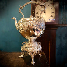 Carica l&#39;immagine nel visualizzatore di Gallery, Grande antico tea kettle del periodo vittoriano
