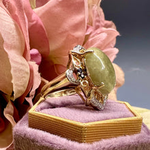 Carica l&#39;immagine nel visualizzatore di Gallery, Grande anello vintage con giada, diamanti e zaffiri
