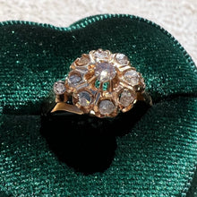 Carica l&#39;immagine nel visualizzatore di Gallery, Antico anello in oro giallo 18 carati e diamanti a rosette
