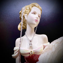 Carica l&#39;immagine nel visualizzatore di Gallery, Pendente vintage con diamante a goccia e catenina in oro bianco 18 carati
