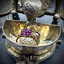 Carica l&#39;immagine nel visualizzatore di Gallery, Anello vintage in oro a fiorellino di ametiste
