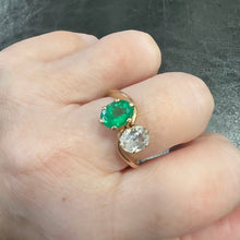 Carica l&#39;immagine nel visualizzatore di Gallery, Anello in oro 18k toi et moi smeraldo e diamante
